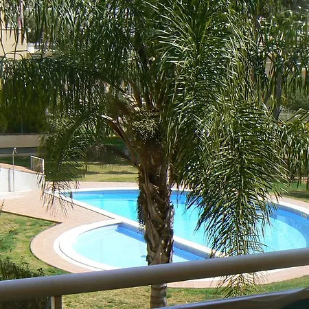 Golden Pineda * La Pineda